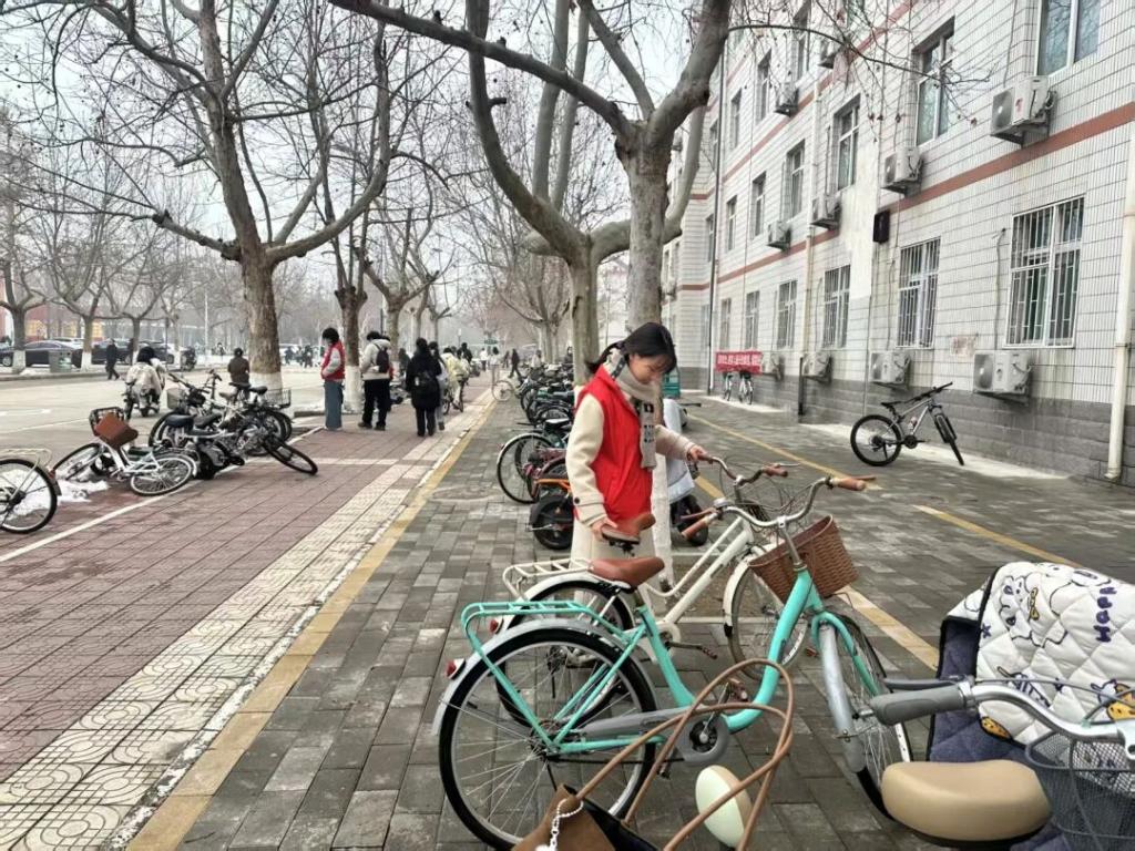 一般来说经贸学子主动担当