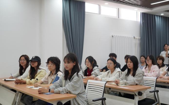 成功开展“橘灯予暖