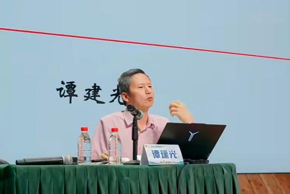 大赛以“青年志愿服务与基层社会治理”
