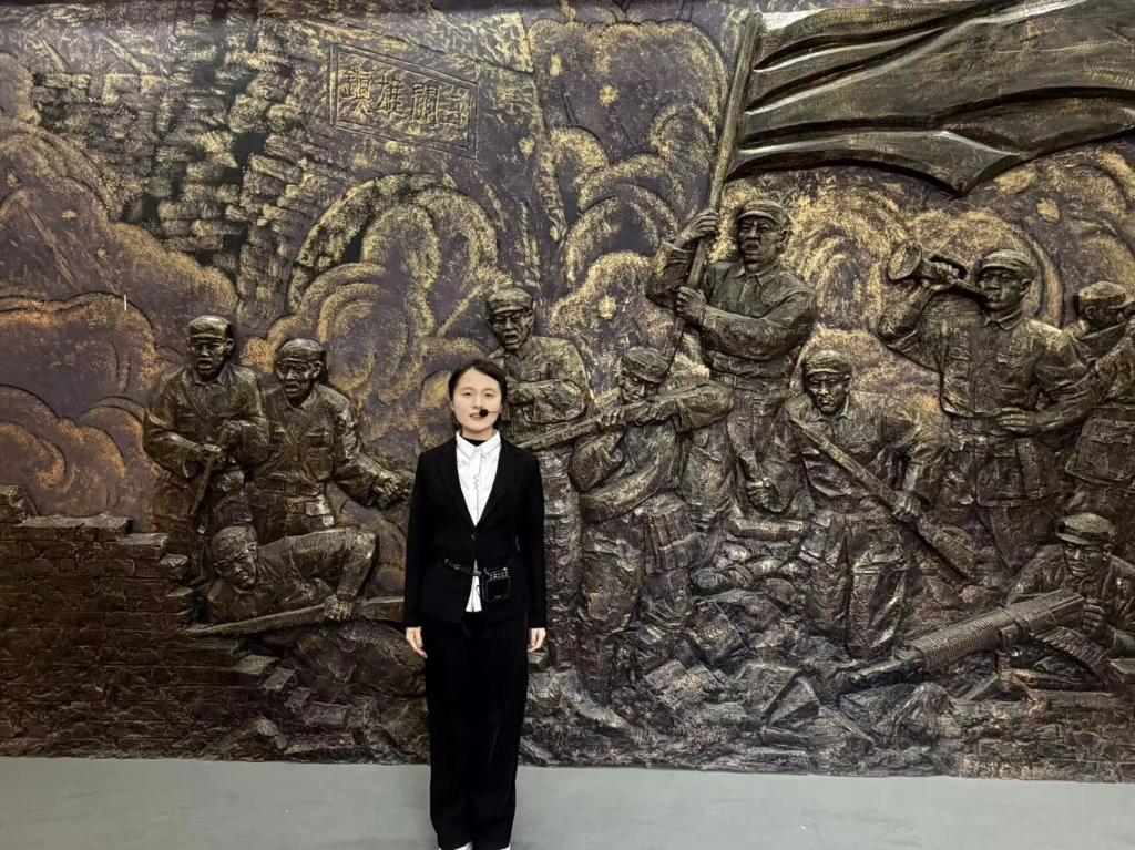 开展“沉浸式红色义务讲解”活动