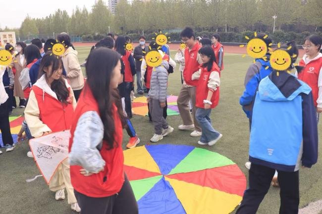 童心筑梦”为主题的志愿服务活动